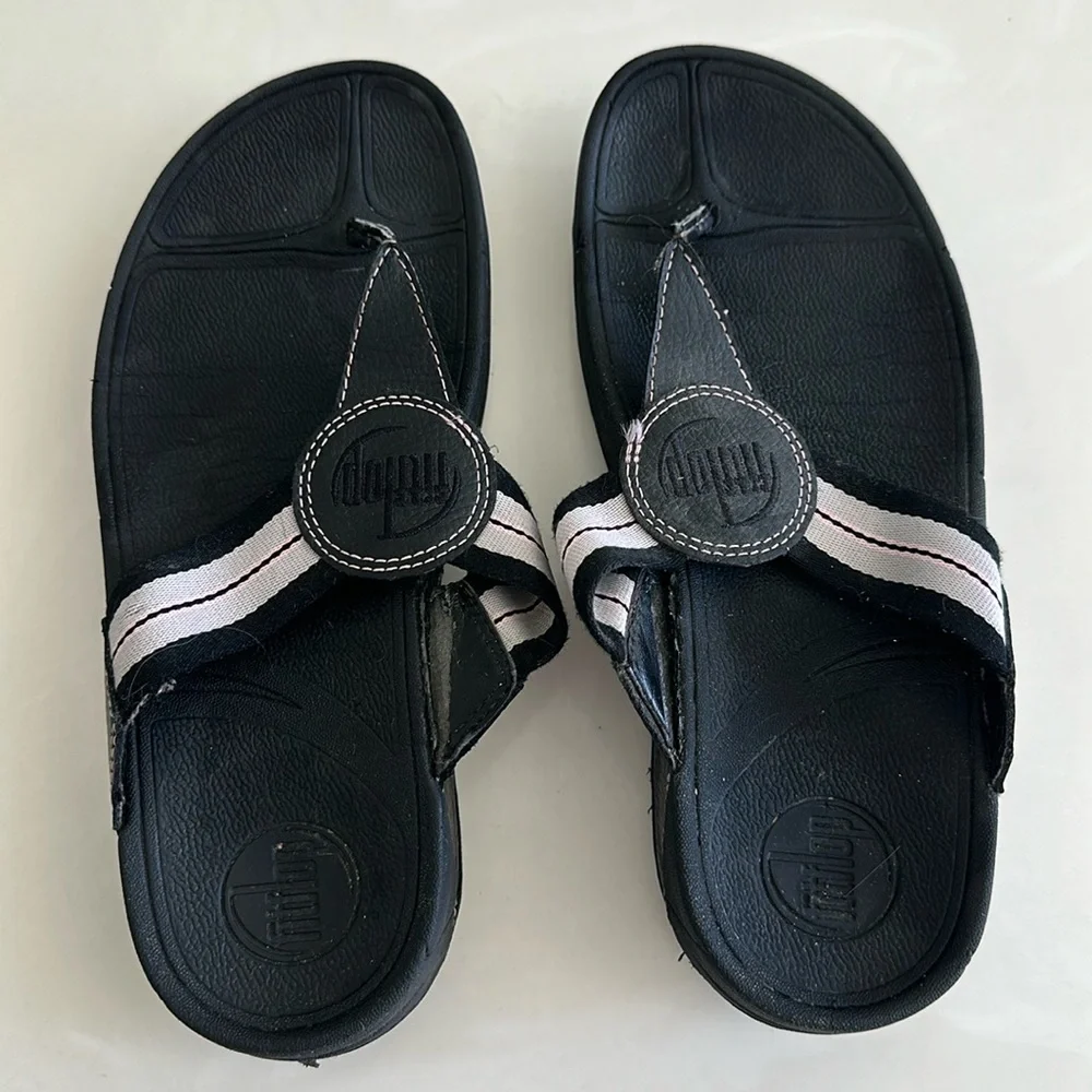 FITFLOP Thong Sandals Size 7 Black